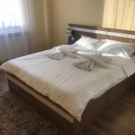 كونستانتا Constantin Lake View Apartment المظهر الخارجي الصورة