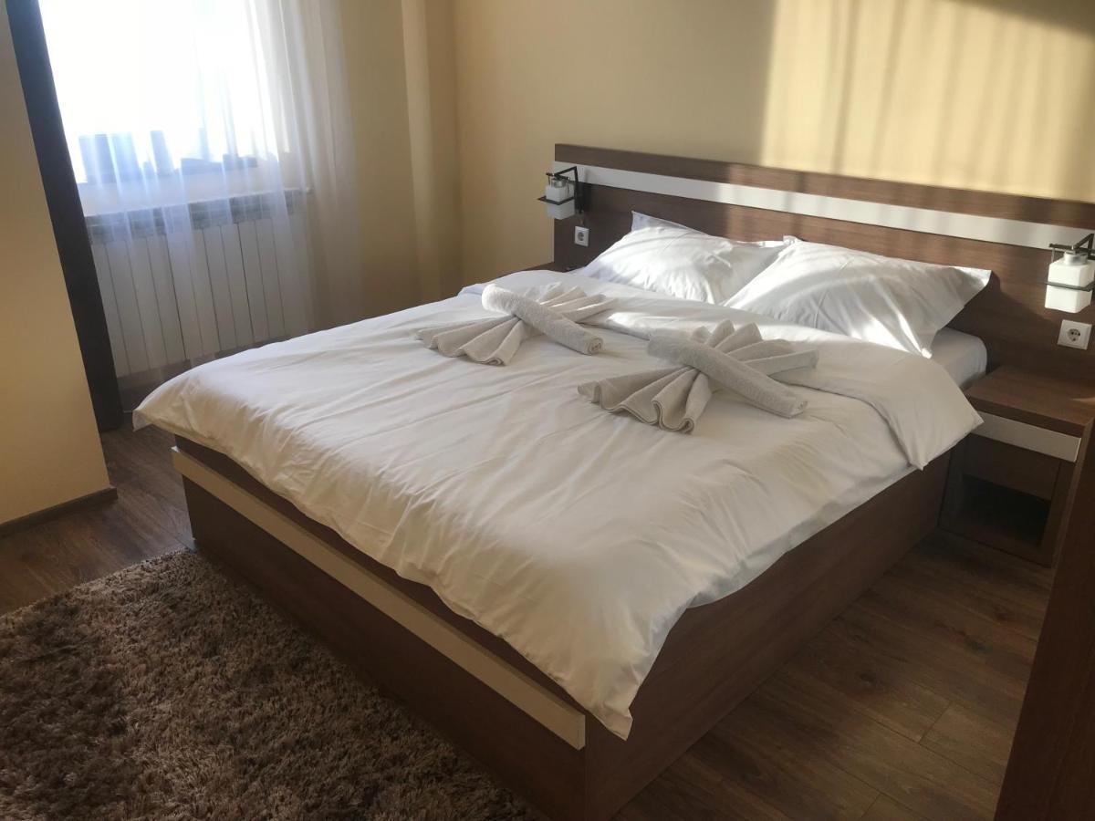 كونستانتا Constantin Lake View Apartment المظهر الخارجي الصورة